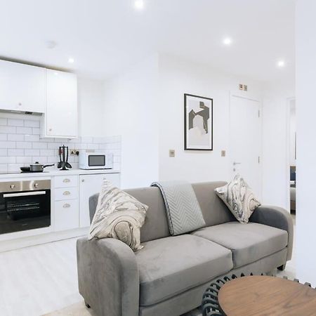 Modern 1 Bedroom Apartment In Central Ipswich Bagian luar foto