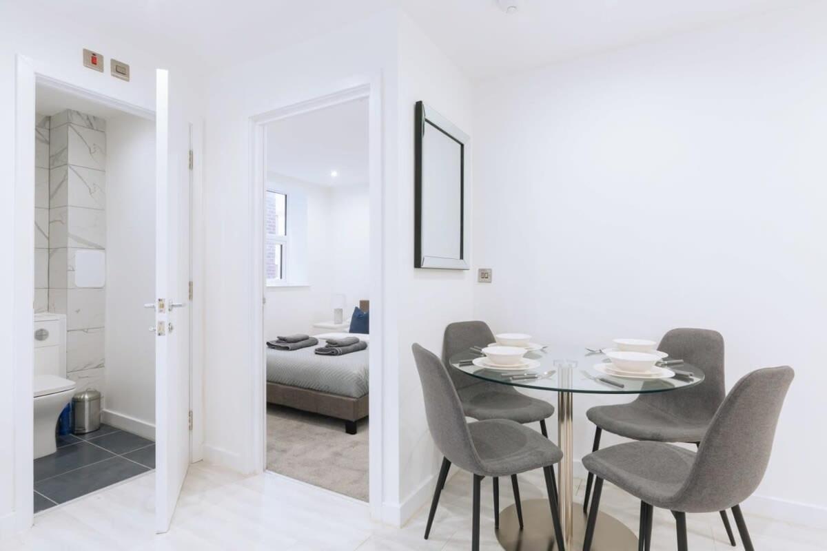 Modern 1 Bedroom Apartment In Central Ipswich Bagian luar foto