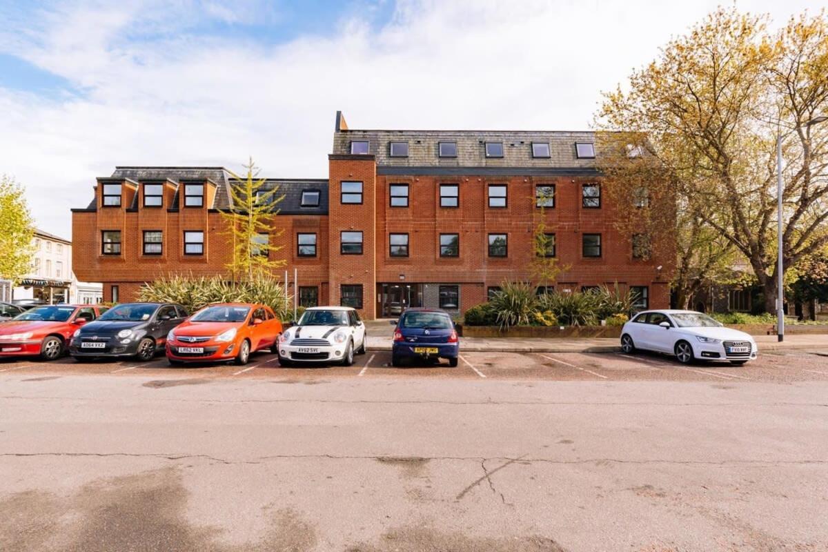 Modern 1 Bedroom Apartment In Central Ipswich Bagian luar foto